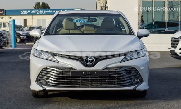 Buy Import Toyota Camry White Car in Import - Dubai in Iles Buy Import Toyota Camry White Car in Import - Dubai in Iles