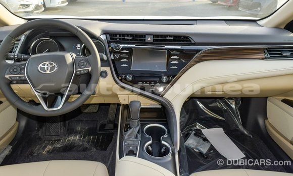 Buy Import Toyota Camry White Car in Import - Dubai in Iles Buy Import Toyota Camry White Car in Import - Dubai in Iles