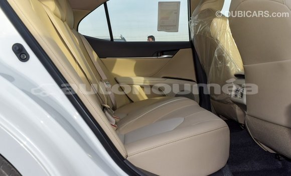 Buy Import Toyota Camry White Car in Import - Dubai in Iles Buy Import Toyota Camry White Car in Import - Dubai in Iles