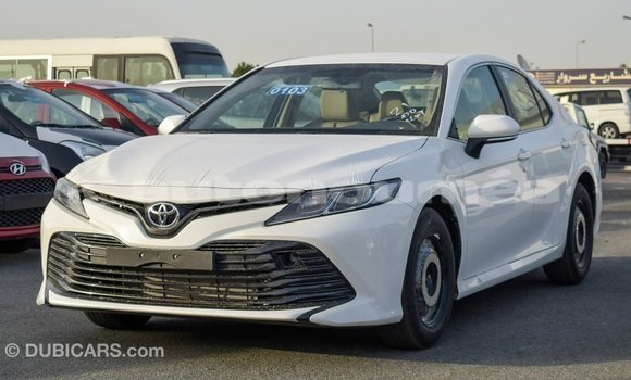 Buy Import Toyota Camry White Car in Import - Dubai in Iles Buy Import Toyota Camry White Car in Import - Dubai in Iles