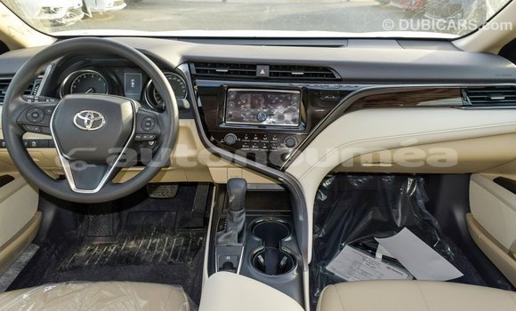 Buy Import Toyota Camry White Car in Import - Dubai in Iles Buy Import Toyota Camry White Car in Import - Dubai in Iles