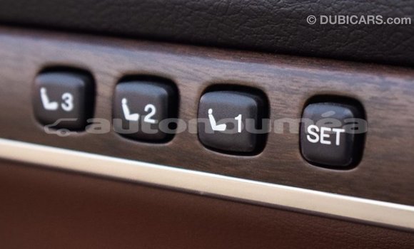 Acheter Import Voiture Toyota Land Cruiser Blanc à Import - Dubai, Iles Acheter Import Voiture Toyota Land Cruiser Blanc à Import - Dubai, Iles