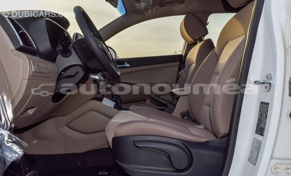 Buy Import Hyundai Tucson White Car in Import - Dubai in Iles Buy Import Hyundai Tucson White Car in Import - Dubai in Iles