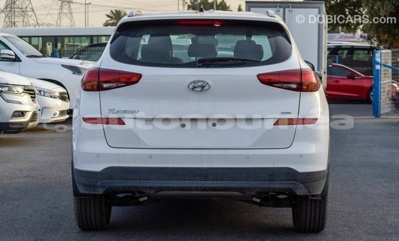 Buy Import Hyundai Tucson White Car in Import - Dubai in Iles Buy Import Hyundai Tucson White Car in Import - Dubai in Iles