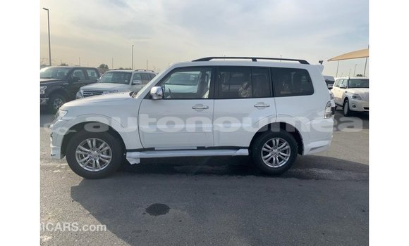 Buy Import Mitsubishi Pajero White Car in Import - Dubai in Iles Buy Import Mitsubishi Pajero White Car in Import - Dubai in Iles
