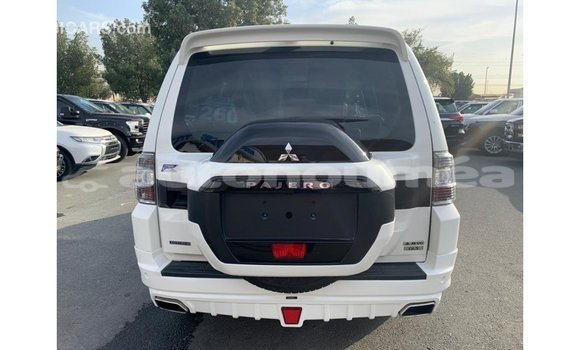 Buy Import Mitsubishi Pajero White Car in Import - Dubai in Iles Buy Import Mitsubishi Pajero White Car in Import - Dubai in Iles
