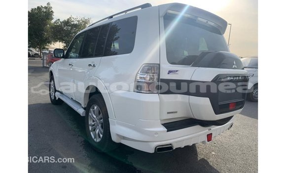 Buy Import Mitsubishi Pajero White Car in Import - Dubai in Iles Buy Import Mitsubishi Pajero White Car in Import - Dubai in Iles