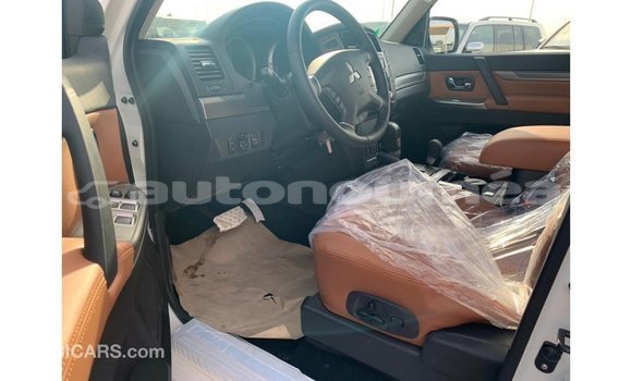 Buy Import Mitsubishi Pajero White Car in Import - Dubai in Iles Buy Import Mitsubishi Pajero White Car in Import - Dubai in Iles