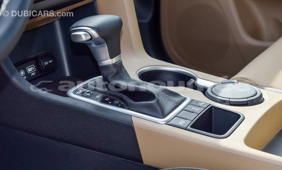 Buy Import Kia Sportage White Car in Import - Dubai in Iles Buy Import Kia Sportage White Car in Import - Dubai in Iles