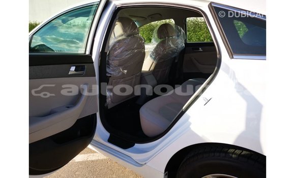 Acheter Import Voiture Hyundai Sonata Blanc à Import - Dubai, Iles Acheter Import Voiture Hyundai Sonata Blanc à Import - Dubai, Iles