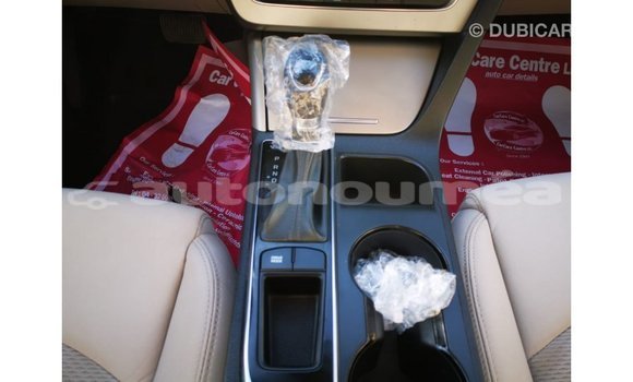 Acheter Import Voiture Hyundai Sonata Blanc à Import - Dubai, Iles Acheter Import Voiture Hyundai Sonata Blanc à Import - Dubai, Iles