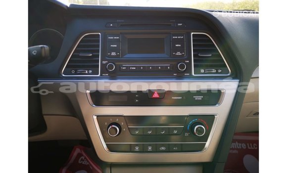 Acheter Import Voiture Hyundai Sonata Blanc à Import - Dubai, Iles Acheter Import Voiture Hyundai Sonata Blanc à Import - Dubai, Iles