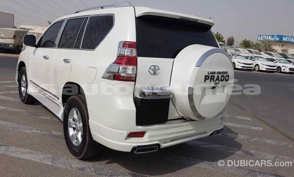 Acheter Import Voiture Toyota Prado Blanc à Import - Dubai, Iles Acheter Import Voiture Toyota Prado Blanc à Import - Dubai, Iles