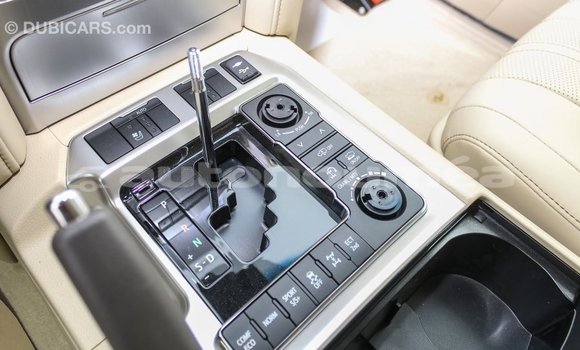 Acheter Import Voiture Toyota Land Cruiser Noir à Import - Dubai, Iles Acheter Import Voiture Toyota Land Cruiser Noir à Import - Dubai, Iles