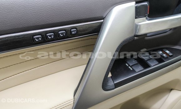 Acheter Import Voiture Toyota Land Cruiser Noir à Import - Dubai, Iles Acheter Import Voiture Toyota Land Cruiser Noir à Import - Dubai, Iles