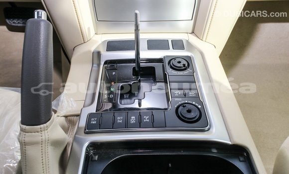 Acheter Import Voiture Toyota Land Cruiser Blanc à Import - Dubai, Iles Acheter Import Voiture Toyota Land Cruiser Blanc à Import - Dubai, Iles
