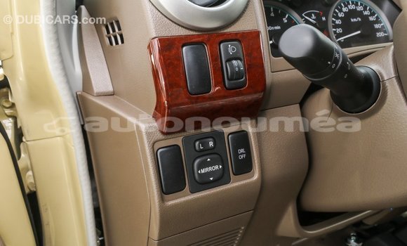 Acheter Import Voiture Toyota Land Cruiser Beige à Import - Dubai, Iles Acheter Import Voiture Toyota Land Cruiser Beige à Import - Dubai, Iles