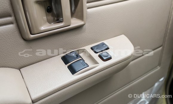 Acheter Import Voiture Toyota Land Cruiser Beige à Import - Dubai, Iles Acheter Import Voiture Toyota Land Cruiser Beige à Import - Dubai, Iles