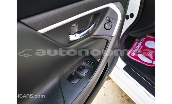 Acheter Import Voiture Nissan Altima Blanc à Import - Dubai, Iles Acheter Import Voiture Nissan Altima Blanc à Import - Dubai, Iles