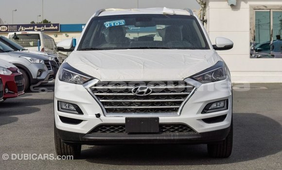 Buy Import Hyundai Tucson White Car in Import - Dubai in Iles Buy Import Hyundai Tucson White Car in Import - Dubai in Iles