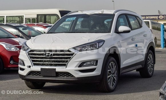 Buy Import Hyundai Tucson White Car in Import - Dubai in Iles Buy Import Hyundai Tucson White Car in Import - Dubai in Iles