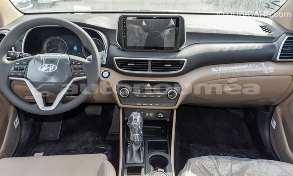 Buy Import Hyundai Tucson White Car in Import - Dubai in Iles Buy Import Hyundai Tucson White Car in Import - Dubai in Iles