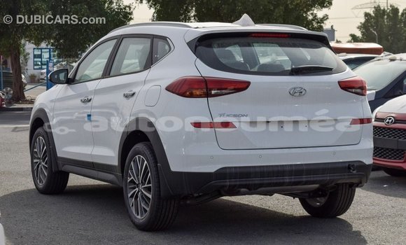 Buy Import Hyundai Tucson White Car in Import - Dubai in Iles Buy Import Hyundai Tucson White Car in Import - Dubai in Iles