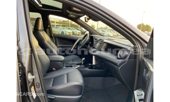 Acheter Import Utilitaire Toyota HiAce Autre à Import - Dubai, Iles Acheter Import Utilitaire Toyota HiAce Autre à Import - Dubai, Iles