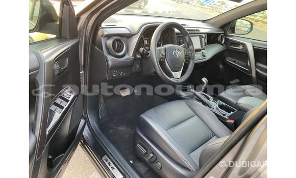 Acheter Import Utilitaire Toyota HiAce Autre à Import - Dubai, Iles Acheter Import Utilitaire Toyota HiAce Autre à Import - Dubai, Iles