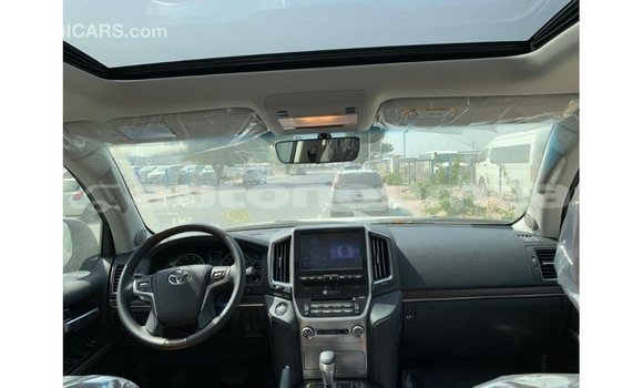 Buy Import Toyota Land Cruiser Black Car in Import - Dubai in Iles Buy Import Toyota Land Cruiser Black Car in Import - Dubai in Iles