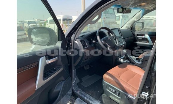 Buy Import Toyota Land Cruiser Black Car in Import - Dubai in Iles Buy Import Toyota Land Cruiser Black Car in Import - Dubai in Iles