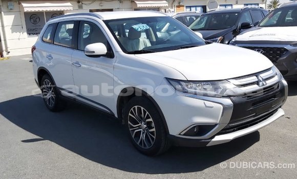 Buy Import Mitsubishi Outlander White Car in Import - Dubai in Iles Buy Import Mitsubishi Outlander White Car in Import - Dubai in Iles
