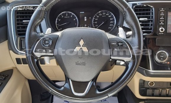Buy Import Mitsubishi Outlander White Car in Import - Dubai in Iles Buy Import Mitsubishi Outlander White Car in Import - Dubai in Iles