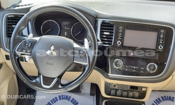 Buy Import Mitsubishi Outlander White Car in Import - Dubai in Iles Buy Import Mitsubishi Outlander White Car in Import - Dubai in Iles