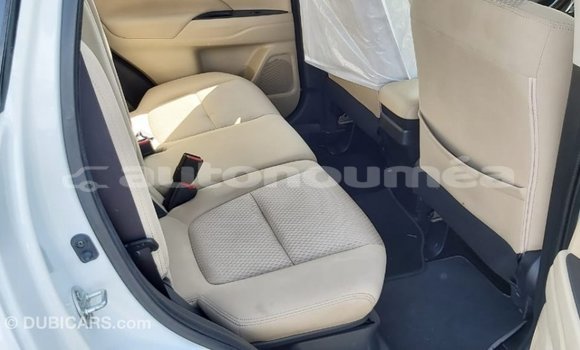 Buy Import Mitsubishi Outlander White Car in Import - Dubai in Iles Buy Import Mitsubishi Outlander White Car in Import - Dubai in Iles