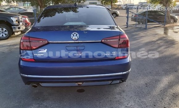 Buy Import Volkswagen Passat Blue Car in Import - Dubai in Iles Buy Import Volkswagen Passat Blue Car in Import - Dubai in Iles