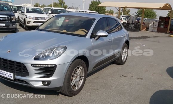 Buy Import Porsche Macan Other Car in Import - Dubai in Iles Buy Import Porsche Macan Other Car in Import - Dubai in Iles