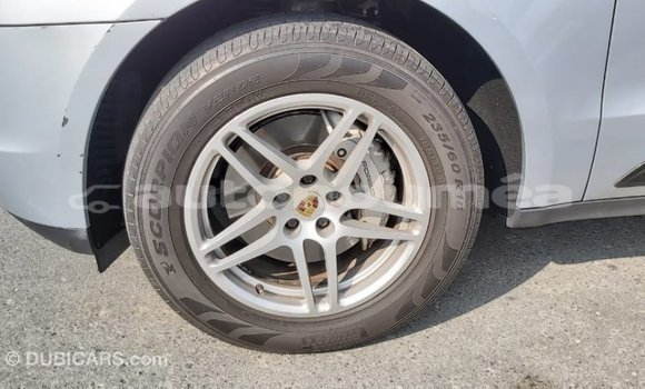Buy Import Porsche Macan Other Car in Import - Dubai in Iles Buy Import Porsche Macan Other Car in Import - Dubai in Iles