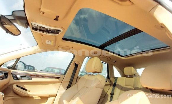 Buy Import Porsche Macan Other Car in Import - Dubai in Iles Buy Import Porsche Macan Other Car in Import - Dubai in Iles