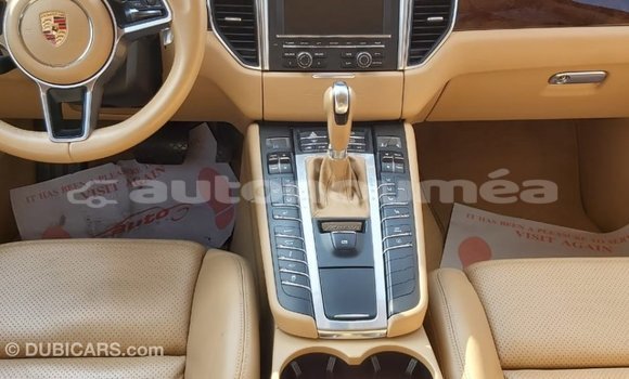 Buy Import Porsche Macan Other Car in Import - Dubai in Iles Buy Import Porsche Macan Other Car in Import - Dubai in Iles