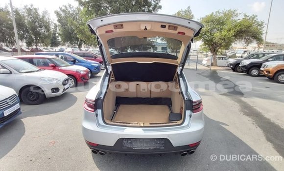 Buy Import Porsche Macan Other Car in Import - Dubai in Iles Buy Import Porsche Macan Other Car in Import - Dubai in Iles