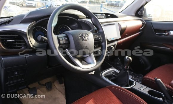Buy Import Toyota Hilux White Car in Import - Dubai in Iles Buy Import Toyota Hilux White Car in Import - Dubai in Iles