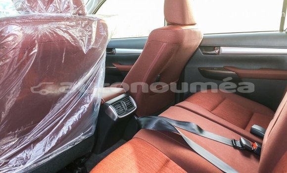 Buy Import Toyota Hilux White Car in Import - Dubai in Iles Buy Import Toyota Hilux White Car in Import - Dubai in Iles