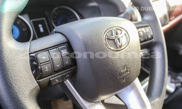 Buy Import Toyota Hilux White Car in Import - Dubai in Iles Buy Import Toyota Hilux White Car in Import - Dubai in Iles