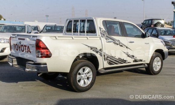 Buy Import Toyota Hilux White Car in Import - Dubai in Iles Buy Import Toyota Hilux White Car in Import - Dubai in Iles