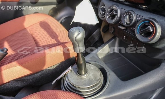 Acheter Import Voiture Toyota Hilux Blanc à Import - Dubai, Iles Acheter Import Voiture Toyota Hilux Blanc à Import - Dubai, Iles