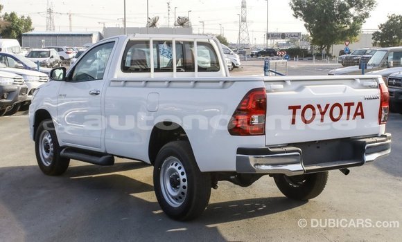 Acheter Import Voiture Toyota Hilux Blanc à Import - Dubai, Iles Acheter Import Voiture Toyota Hilux Blanc à Import - Dubai, Iles