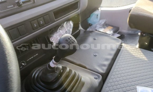 Acheter Import Voiture Toyota Coaster Blanc à Import - Dubai, Iles Acheter Import Voiture Toyota Coaster Blanc à Import - Dubai, Iles