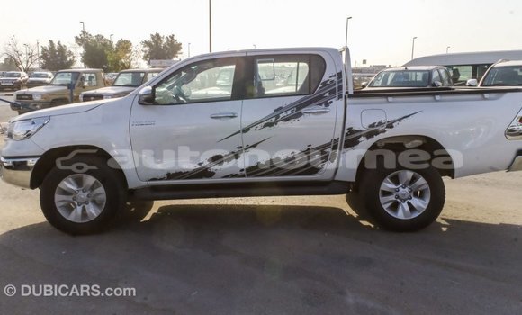 Buy Import Toyota Hilux White Car in Import - Dubai in Iles Buy Import Toyota Hilux White Car in Import - Dubai in Iles