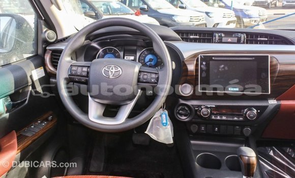 Buy Import Toyota Hilux White Car in Import - Dubai in Iles Buy Import Toyota Hilux White Car in Import - Dubai in Iles